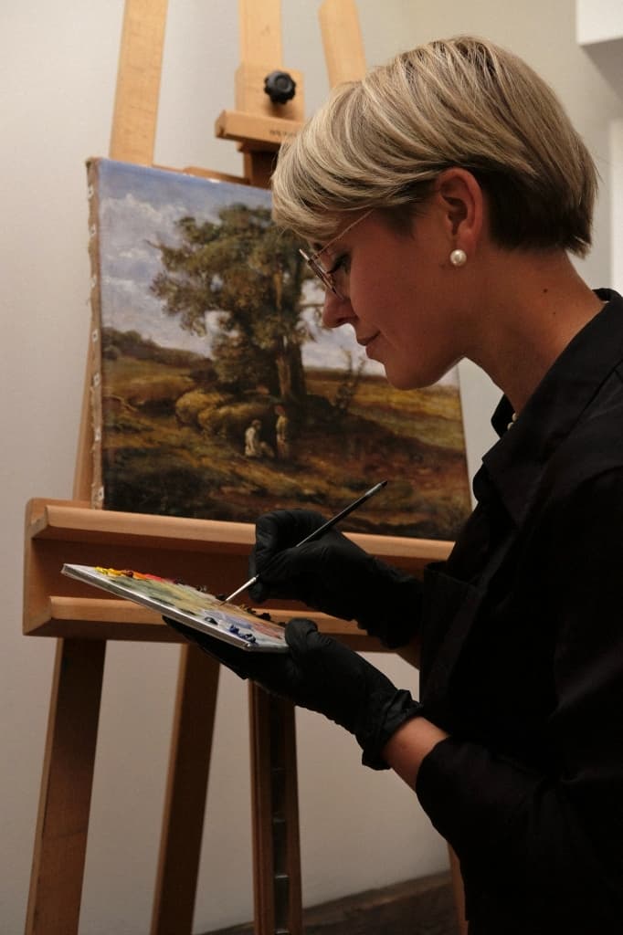 Praca w pracowni KUNST Konserwacja